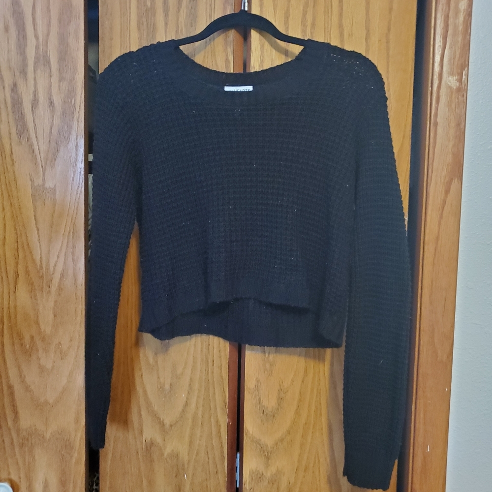 LA Heartas Black cropped sweater size Small